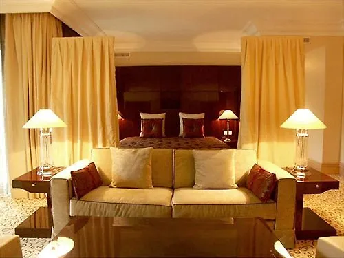 Hotel & Spa Le Pavillon Charbonnieres-les-Bains