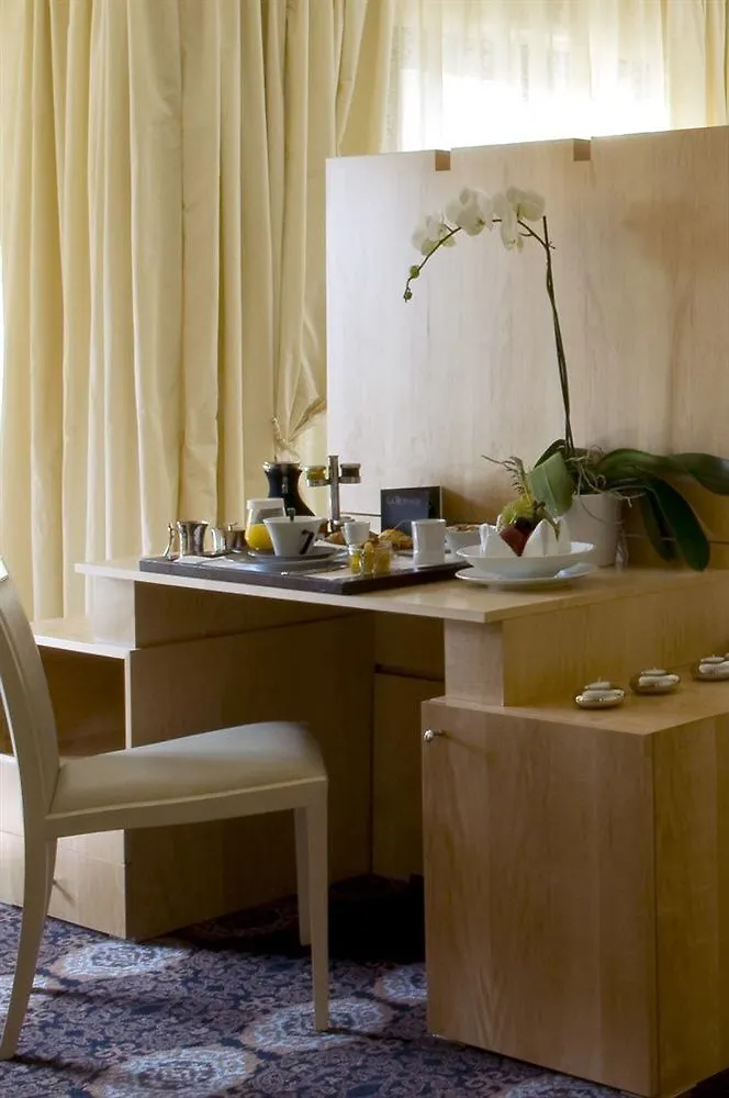 Hotel & Spa Le Pavillon Charbonnières-les-Bains