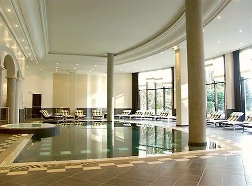 Hotel & Spa Le Pavillon Charbonnieres-les-Bains 5*,